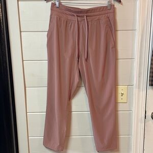 Free Fly Apparel Women's Breeze
Cropped Pant Size M.